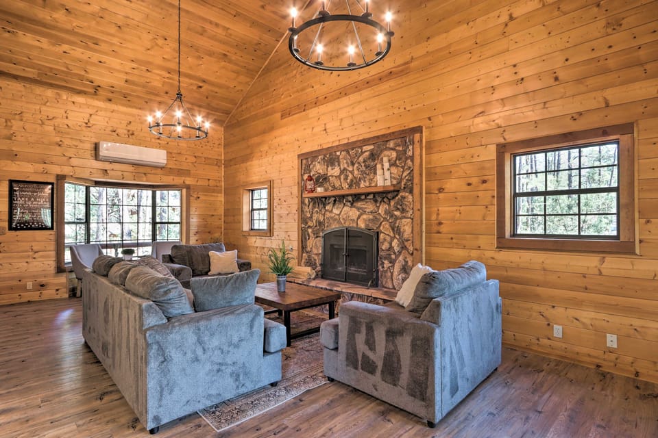 Deck, Games & Fire Pit: Modern Pine Cabin! House in Pine