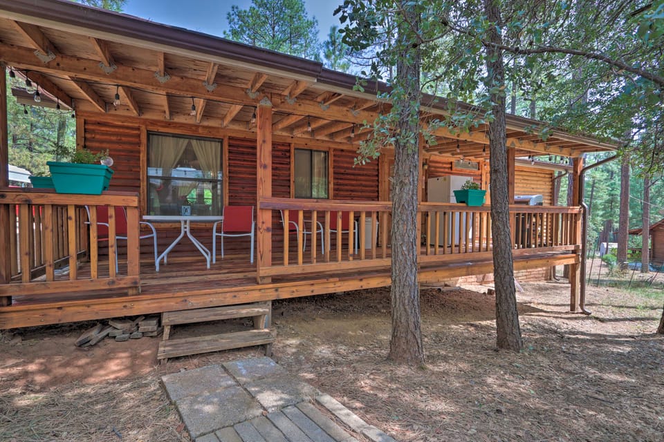 Updated Strawberry Family Cabin w/ 2 Private Decks House in Strawberry