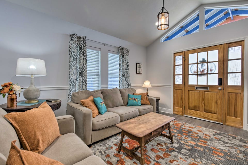 Downtown Ocean Springs Duplex w/ A/C 1 Mi to Beach House in Ocean Springs