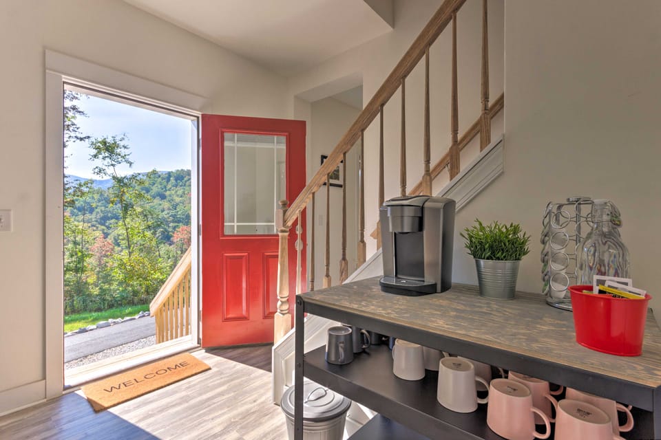 Family Holiday Retreat! Mtn-View Blue Ridge Home House in Tennessee