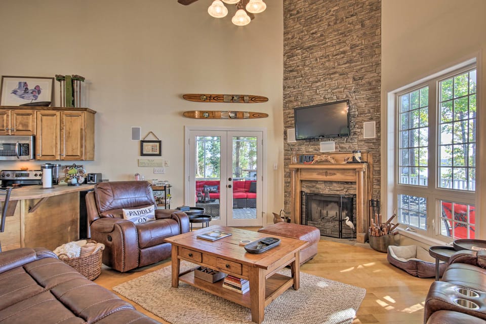 Lakefront Paradise w/ Fire Pit - Dogs Welcome! House in Lake Greenwood