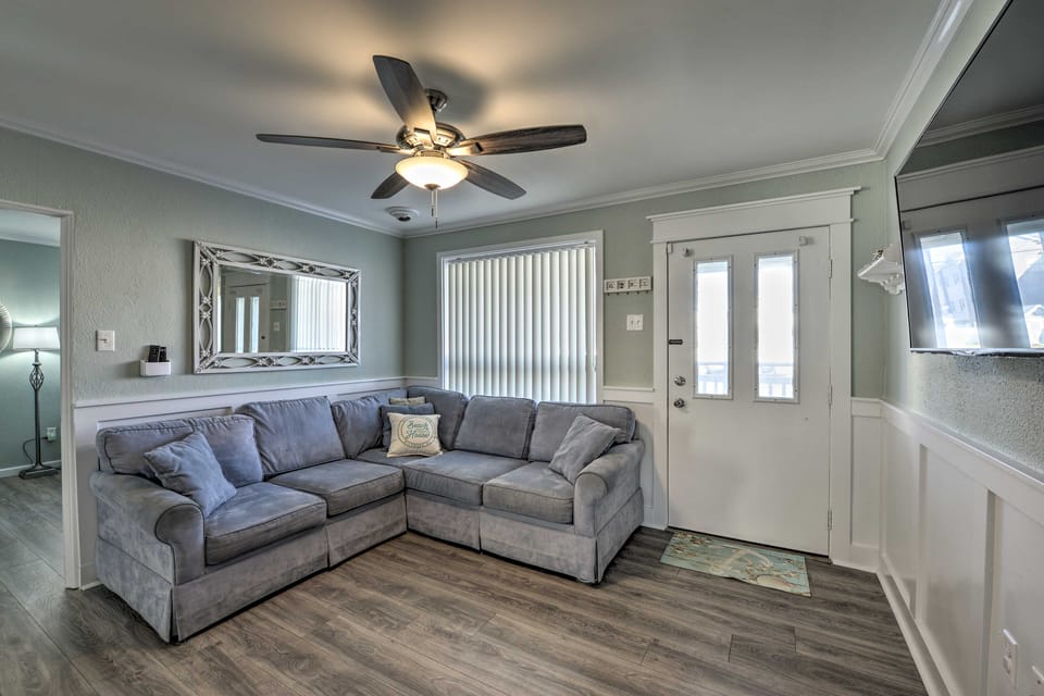 Beach Block Wildwood Condo - Proximity to Dining! Apartment in Wildwood