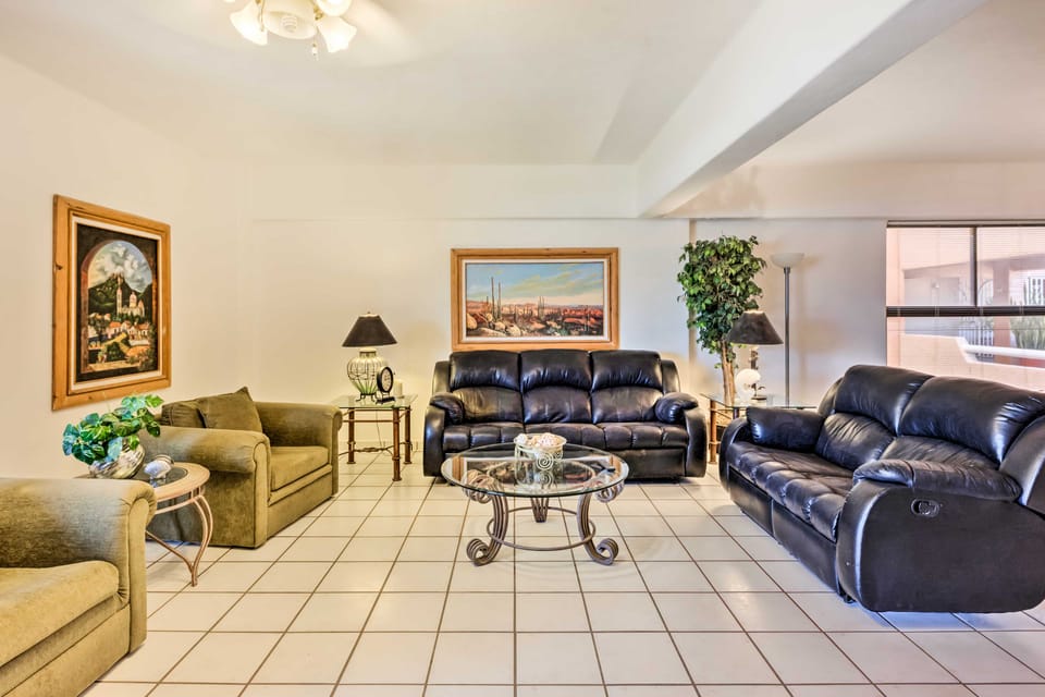 Chic Cabo San Lucas Getaway < 2 Miles to Beaches! Apartment in Cabo San Lucas