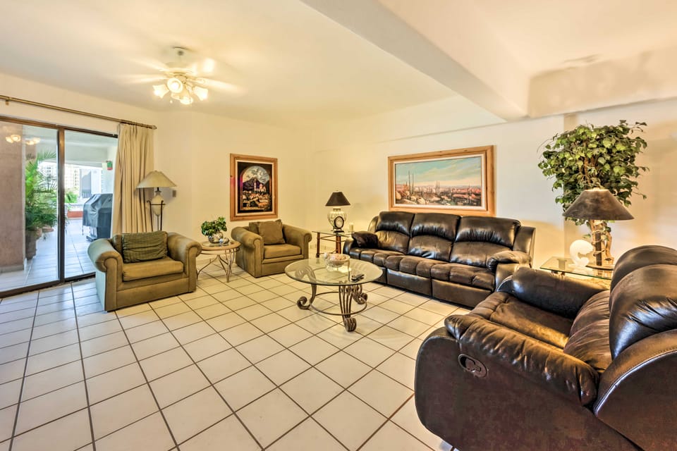 Chic Cabo San Lucas Getaway < 2 Miles to Beaches! Apartment in Cabo San Lucas