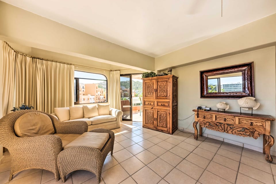 Marina View Cabo San Lucas Condo < 1 Mile to Beach Apartment in Cabo San Lucas