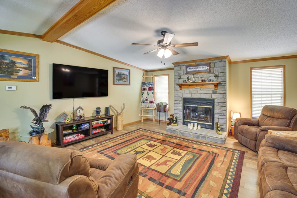 Lakefront Arkansas Home w/ Dock & Sunroom House in Garland County