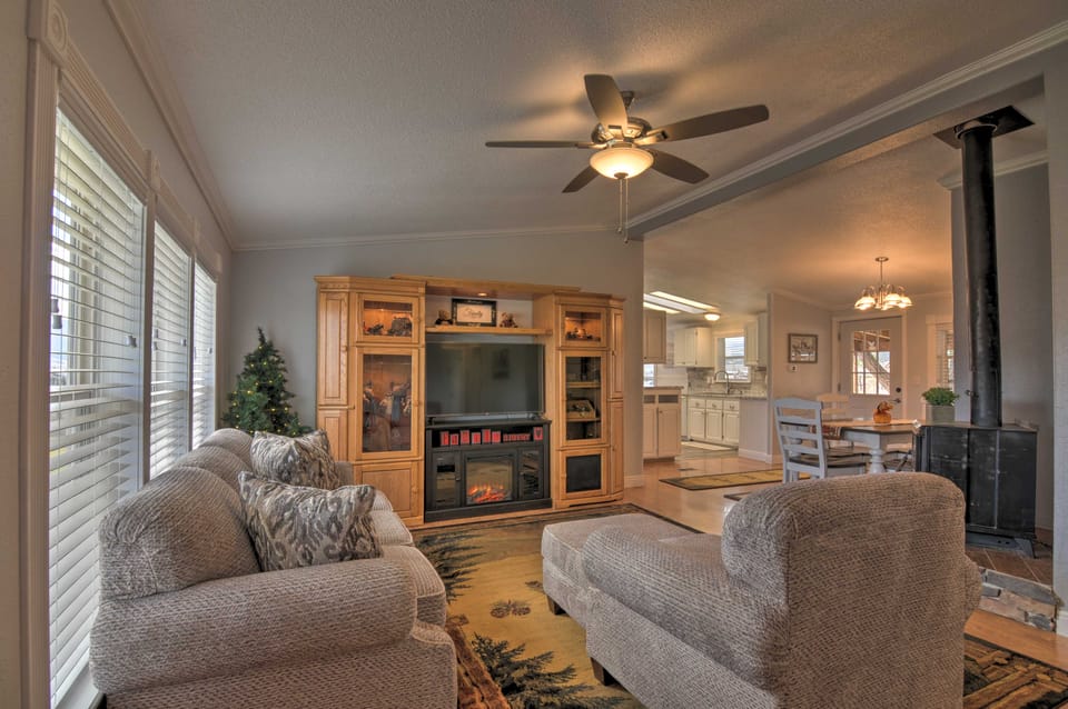 Bright & Beautiful Home, Explore Nat'l Parks! House in Utah