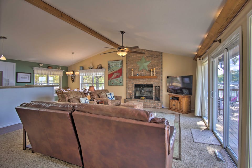 Lakefront Home w/ Shared Boat Ramp in Grove! House in Ozark Mountains