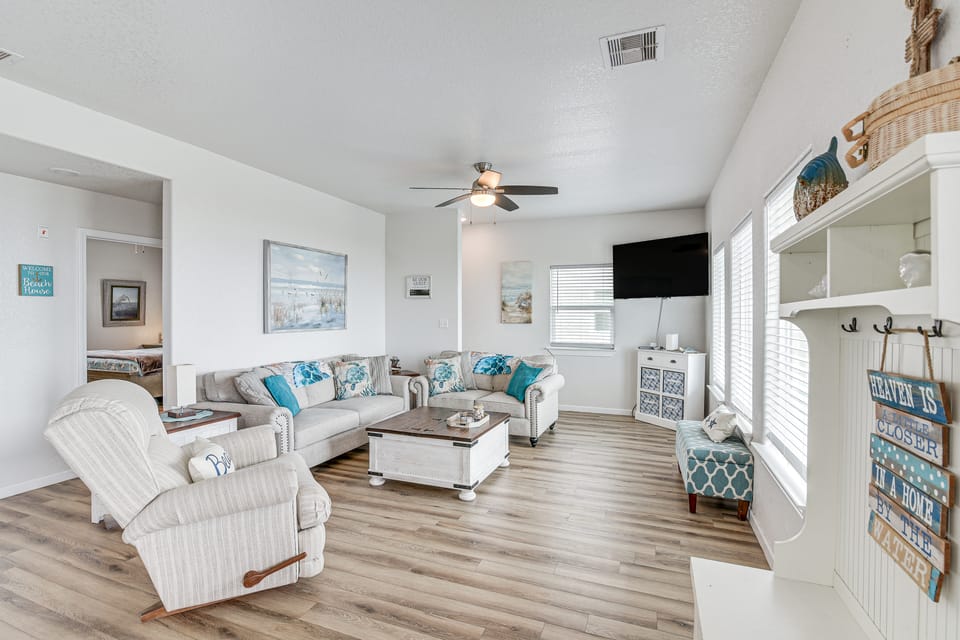 2 Decks, Patio & Views: Beachfront Texas Retreat House in Surfside Beach