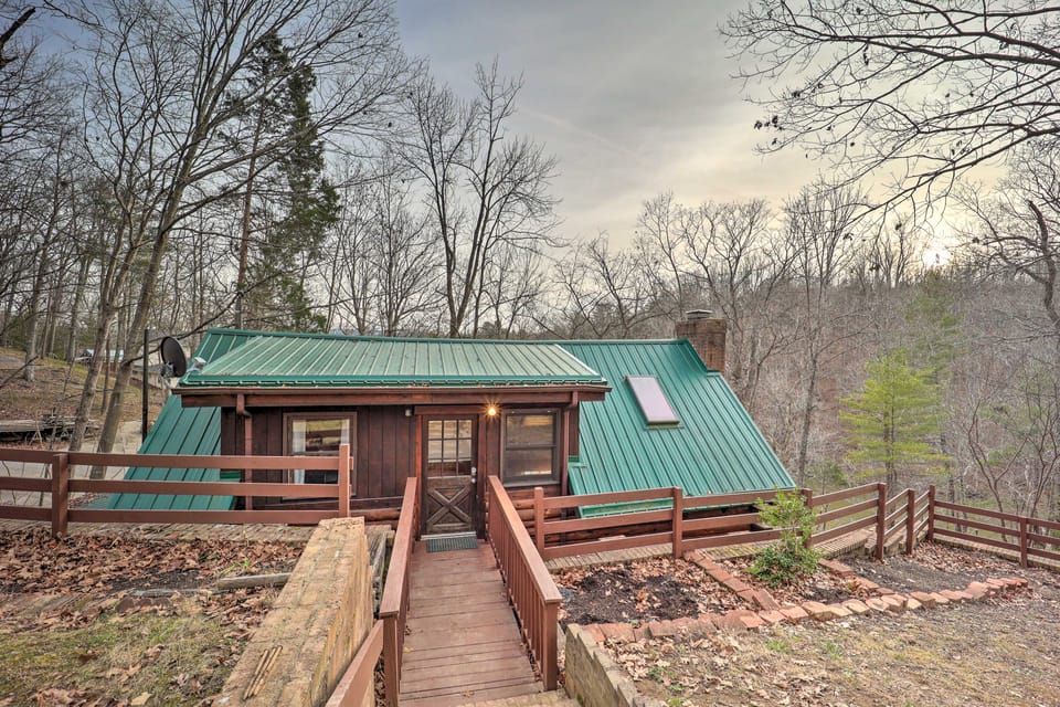 Relaxing Retreat w/ Private Dock on Claytor Lake! House in Claytor Lake