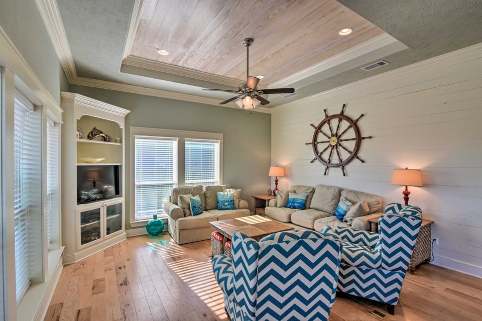Deck & Fire Pit: Gulf Coast Gem in Crystal Beach! House in Bolivar Peninsula