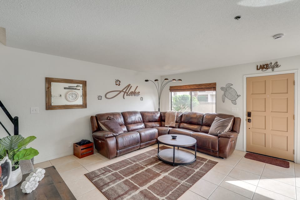 Ohana Lake House Condo! 1 Mi to Boat Ramp Apartment in Lake Havasu City