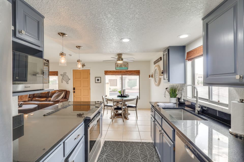 Ohana Lake House Condo! 1 Mi to Boat Ramp Apartment in Lake Havasu City