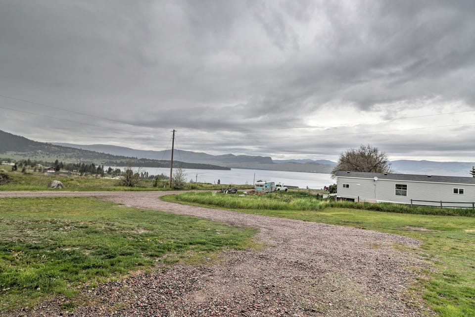 Flathead Lake-View Studio: 38 Mi to Blacktail Apartment in Flathead Lake