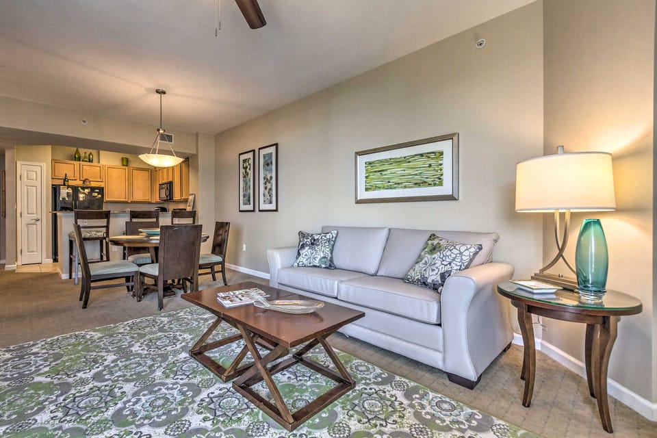 Destin Condo w/ Amenities & Pool < 1/2 Mi to Beach Apartment in Destin