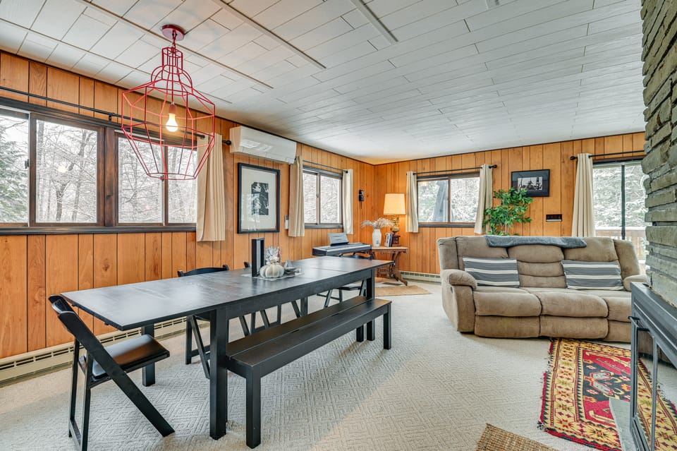 North Creek Chalet w/ Fire Pit Near Gore Mountain! House in Capital District, NY, USA