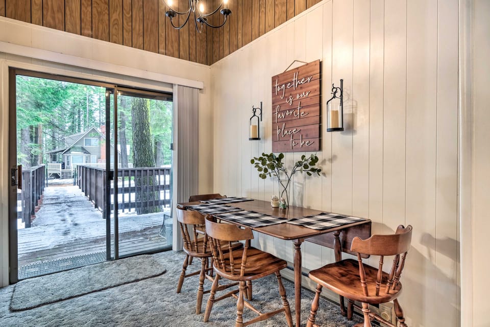 Pinecrest Retreat with Fireplace! Apartment in Tuolumne County