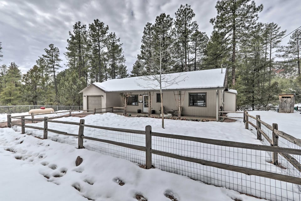 ~ 8 Mi to State Park & Trails: Pine Mountain Home House in Strawberry