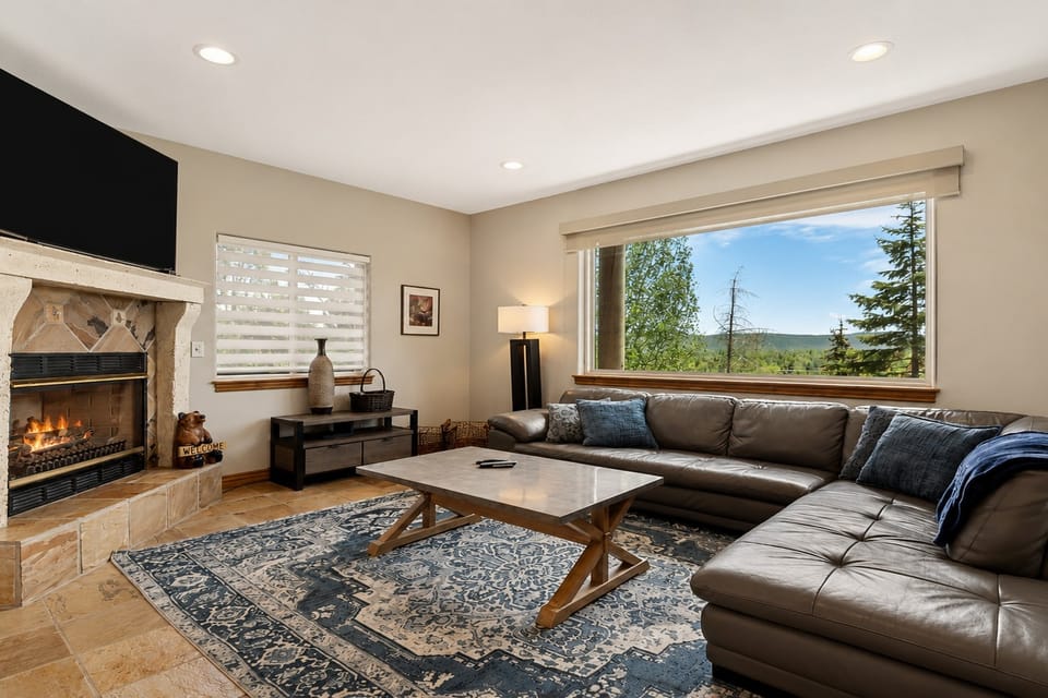 Hot Tub, 2 Mi to Cabriolet Lift: Family Mtn Escape House in Snyderville
