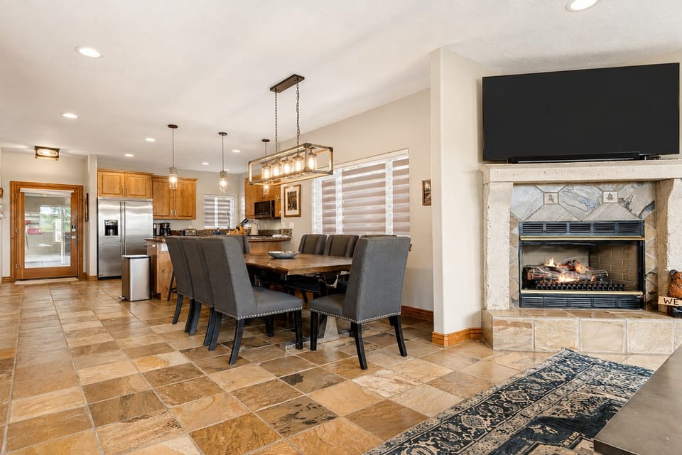 Hot Tub, 2 Mi to Cabriolet Lift: Family Mtn Escape House in Snyderville