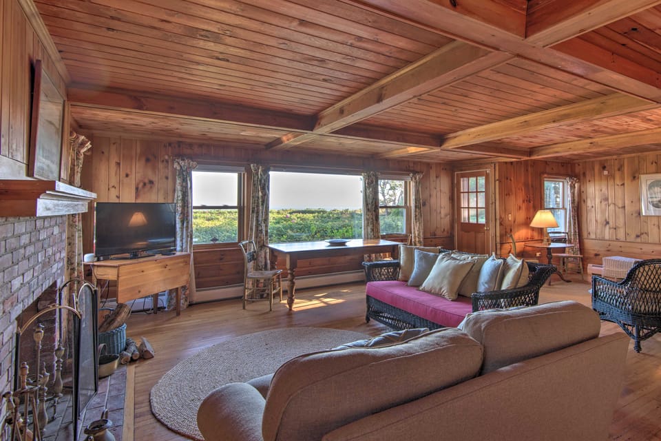 Waterfront Kennebunk Retreat on Private Beach House in Maine
