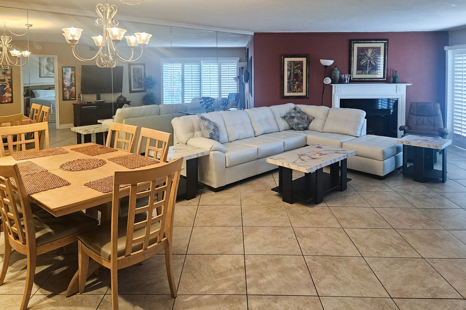New Pool & Hot Tub! Beachfront Indian Shores Condo Apartment in Redington Shores