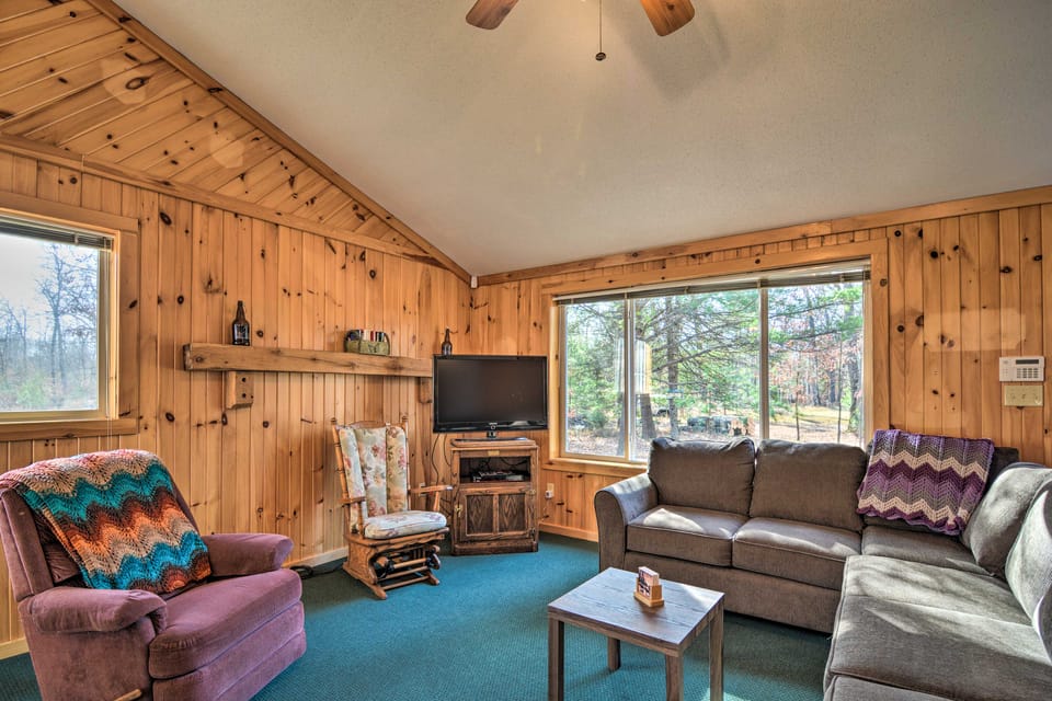 ORV, Snowmobiling & Hunting Cabin on Groomed Trail House in Michigan