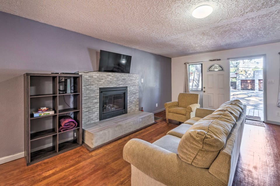 Ruidoso Cabin - Walk to Midtown Dining & Shops! House in Ruidoso