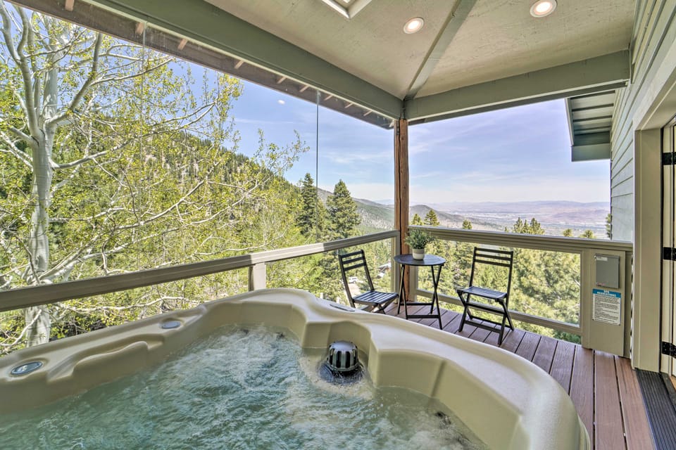 Hot Tub, Pool Table: Luxe Reno Chalet w/ Mtn View! House in Sierra Nevada