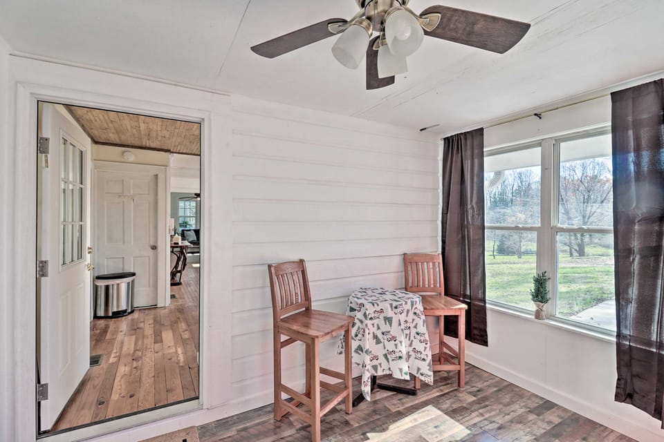 Flat Rock Cottage Near Hendersonville & Hiking House in North Carolina
