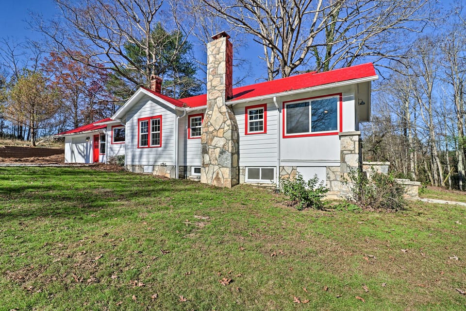 Flat Rock Cottage Near Hendersonville & Hiking House in North Carolina