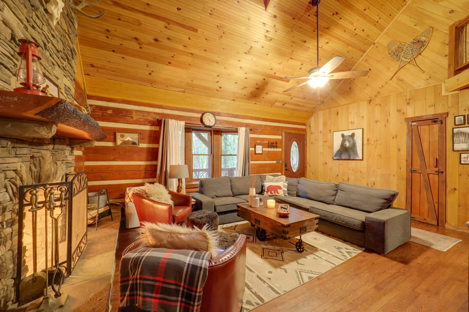 Family-Friendly Blue Ridge Cabin w/ Game Room! House in Watauga