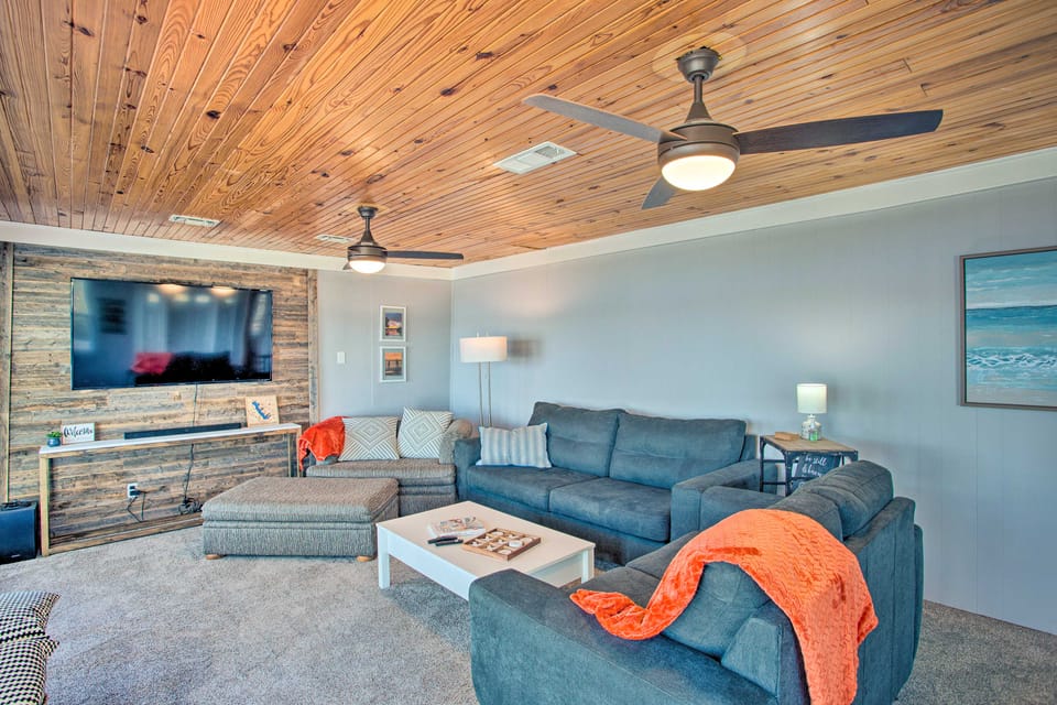 Dock & Fire Pit: Lakefront Cedar Creek Home! House in Cedar Creek Reservoir