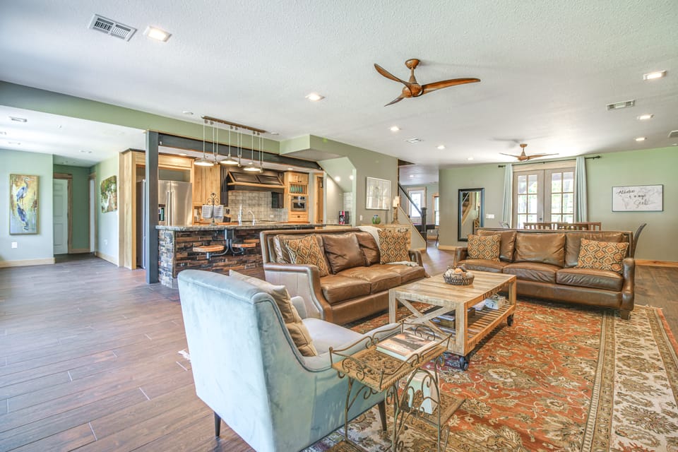 Hot Tub, Game Room & More! Lakefront Home in Afton House in Oklahoma