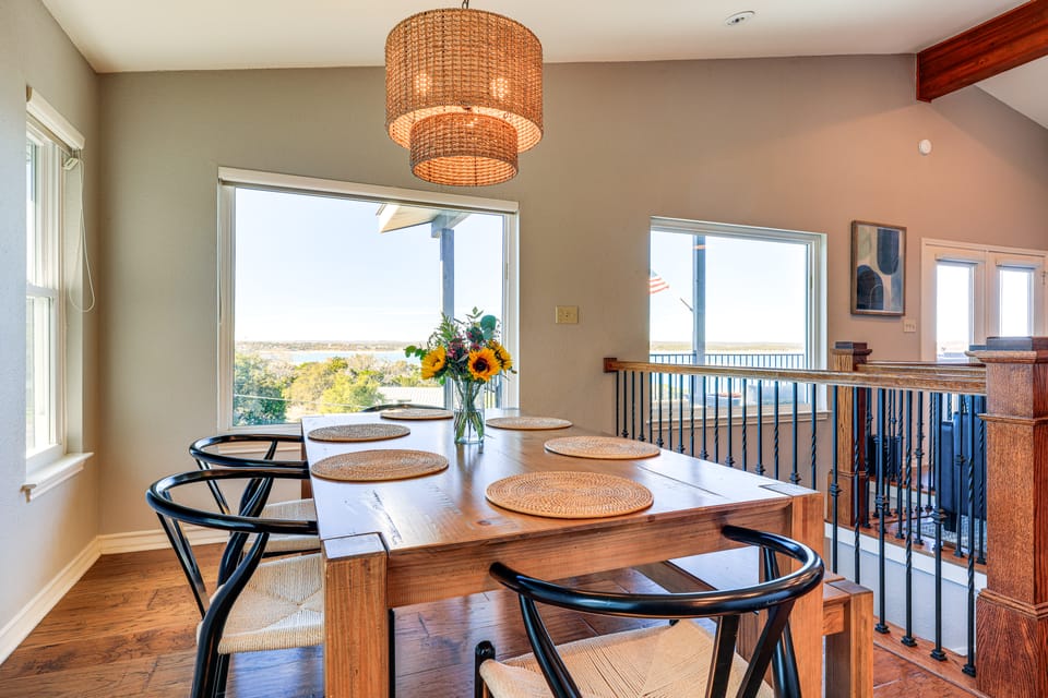 Canyon Lake Retreat w/ Hot Tub, Decks & Lake Views House in Canyon Lake