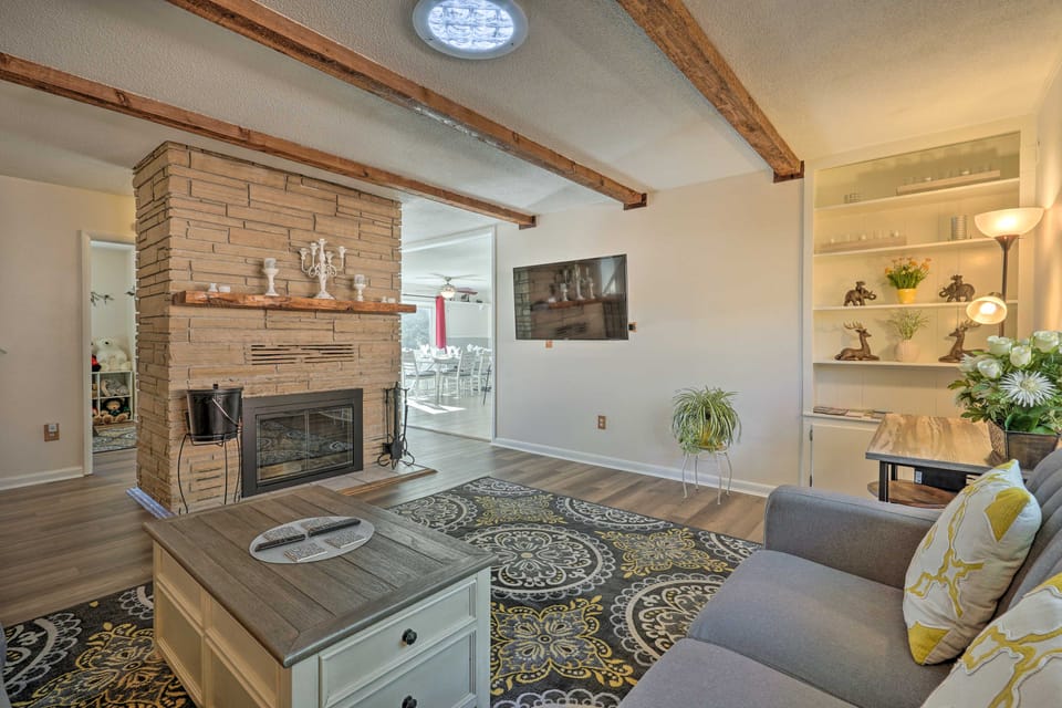 327936 Hot Tub + Mtn Views: Woodland Park Gem House in Woodland Park
