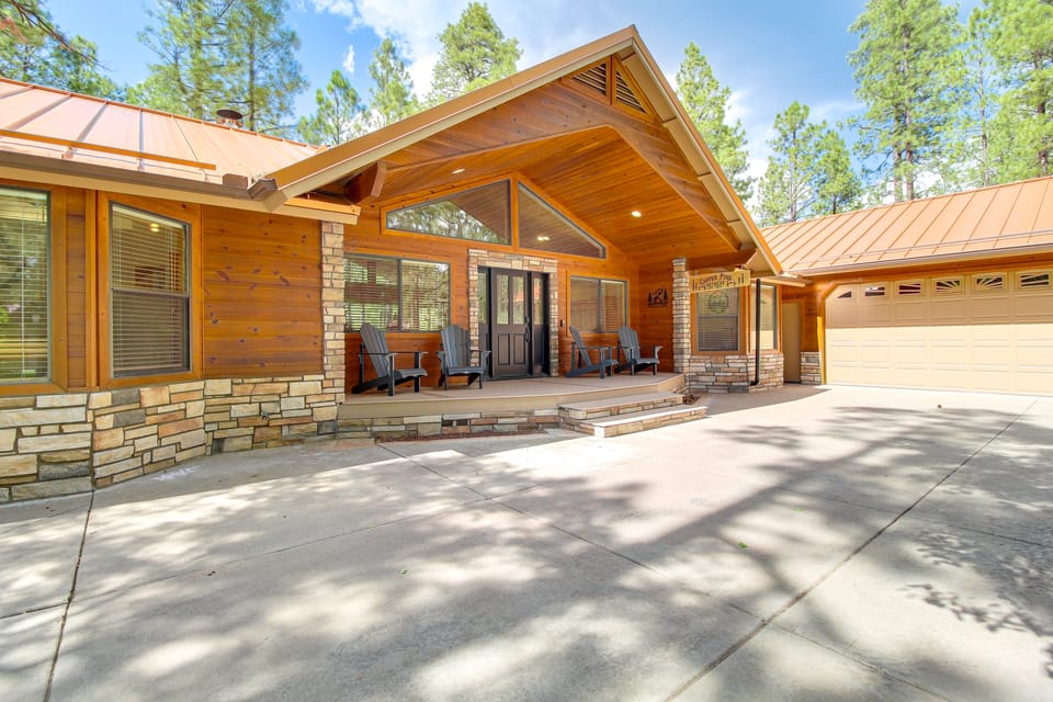 Large Backyard & Playset: Family Cabin in Pinetop! House in Arizona