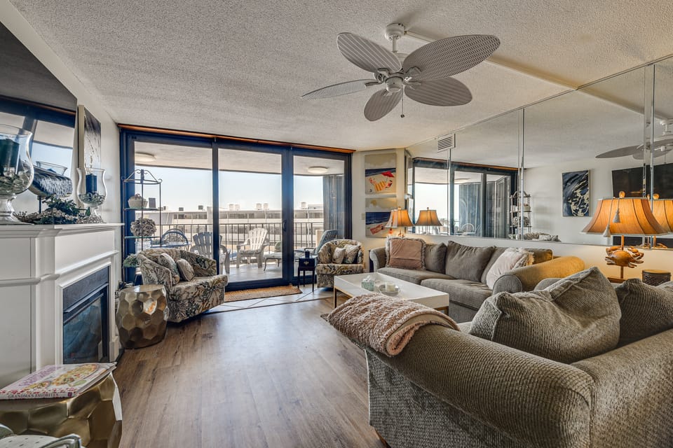 Beautiful Oceanfront Maisons-sur-Mer on Shore Dr Apartment in South Carolina