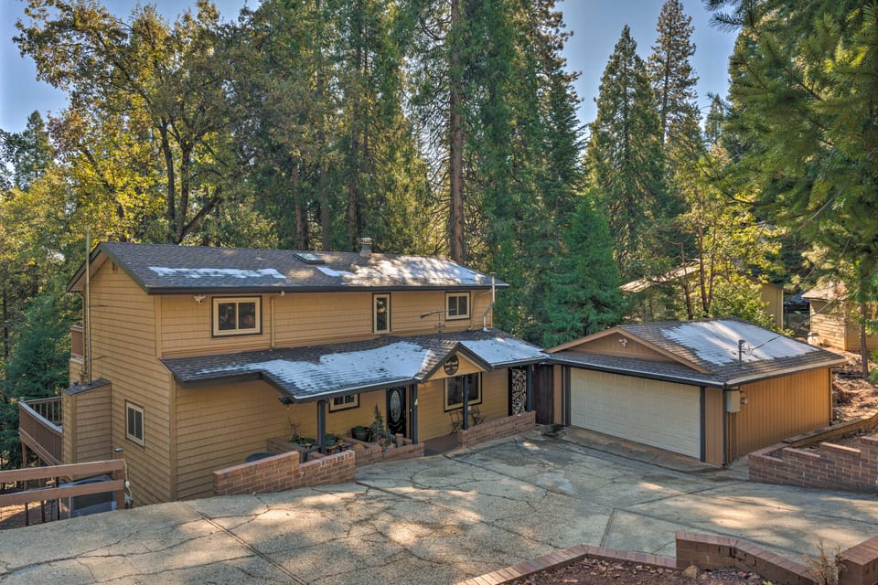 Near Hiking Trails: Cabin w/ Deck in Pioneer! House in Calaveras County