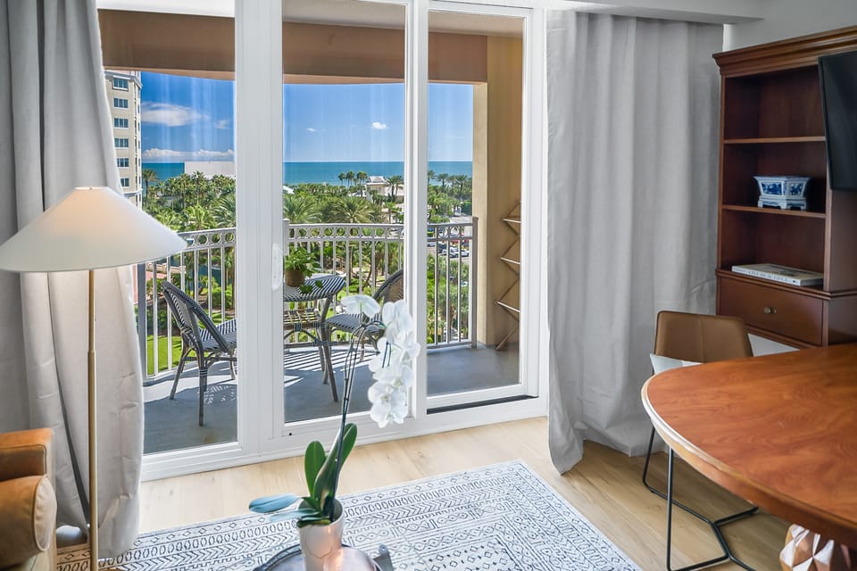 Sunny Hammock Beach Condo: Balcony w/ Ocean Views! Apartment in Palm Coast
