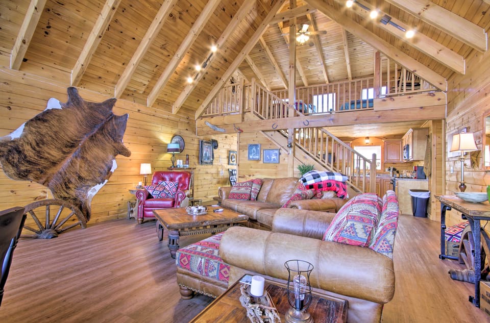 Large Cabin w/ Deck Overlooking Norfork Lake! House in Norfork Lake