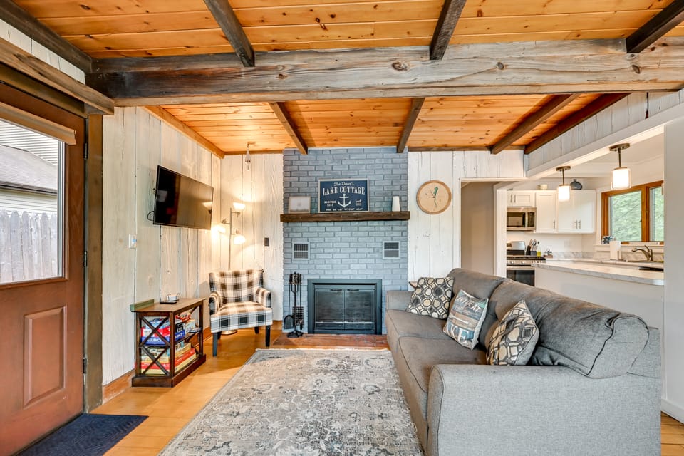 Lakefront Granby Escape w/ Private Dock & Kayaks! House in Connecticut