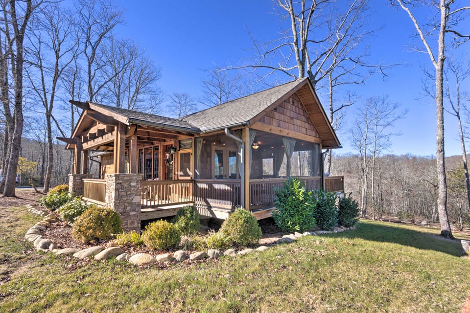 Pet-Friendly Cabin w/ Mtn Views in Chinquapin! House in Tennessee