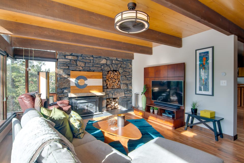 Chic Boulder Mountain Home w/ Hot Tub + Views House in Colorado