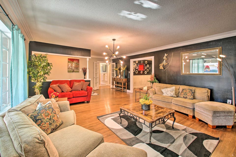 Hot Springs Home: Walk to Oaklawn! House in Hot Springs