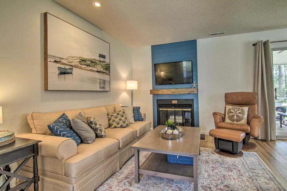 Cozy Family Townhome: 1 Mi to Bethany’s Boardwalk Apartment in Bethany Beach