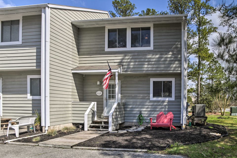 Cozy Family Townhome: 1 Mi to Bethany’s Boardwalk Apartment in Bethany Beach
