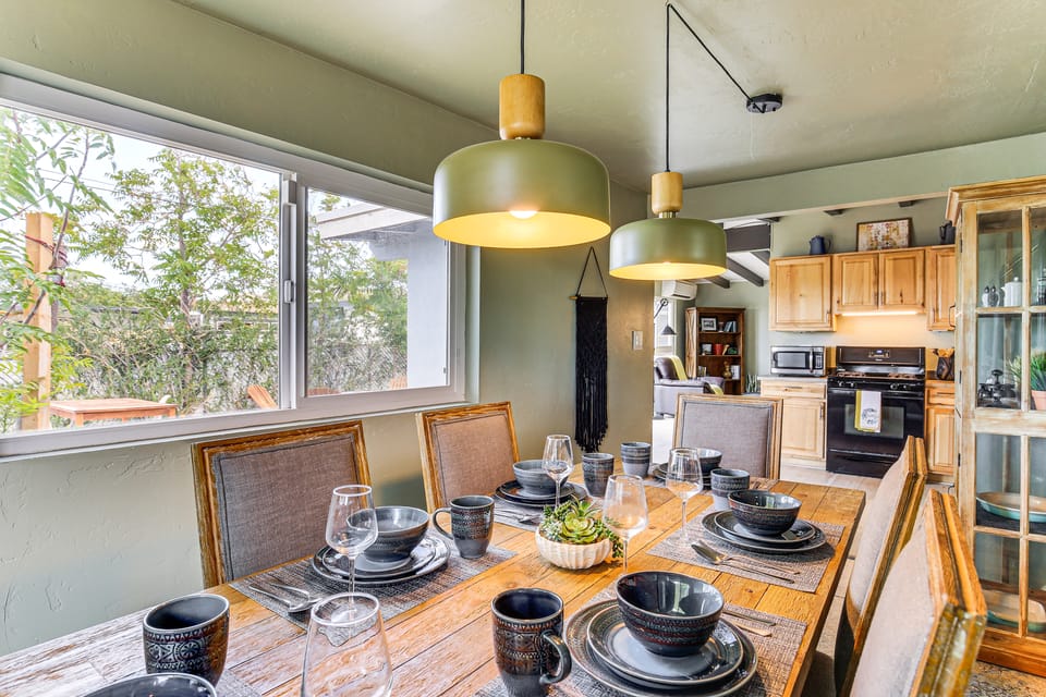 Group Friendly! Gem 5 Mi to Joshua Tree Nat'l Park House in Joshua Tree