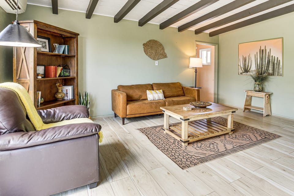 Group Friendly! Gem 5 Mi to Joshua Tree Nat'l Park House in Joshua Tree