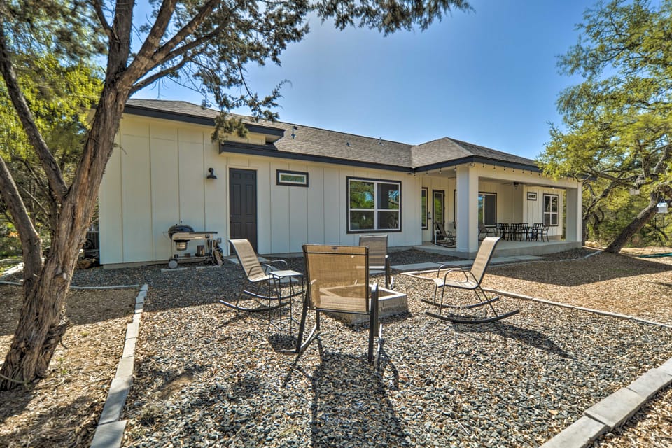 Brand New Modern Canyon Lake Escape w/ Fire Pit! House in Canyon Lake